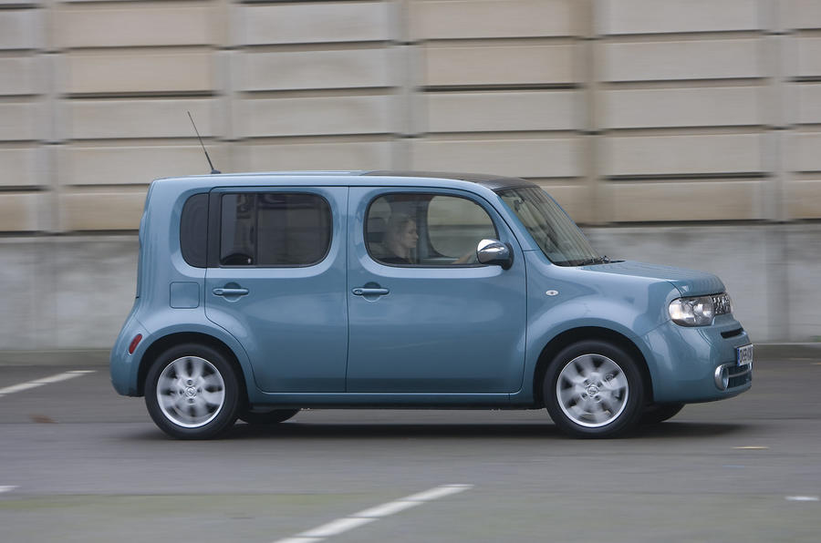 Nissan cube 1 поколение