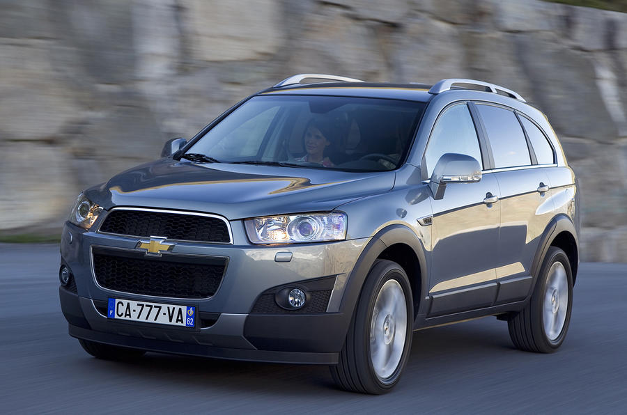 Discontinued Chevrolet Captiva 2.0 LT AT AWD Features & Specs