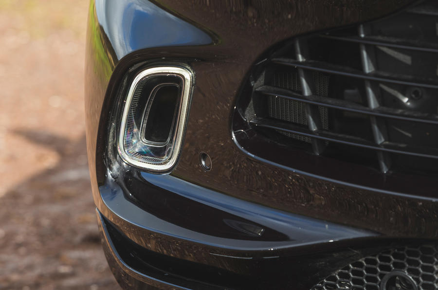 Examen de l'essai routier de l'Aston Martin DBX 2020 - Pare-chocs avant