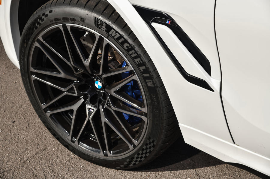 BMW X6 M Competition 2020 : examen des essais routiers - roues en alliage