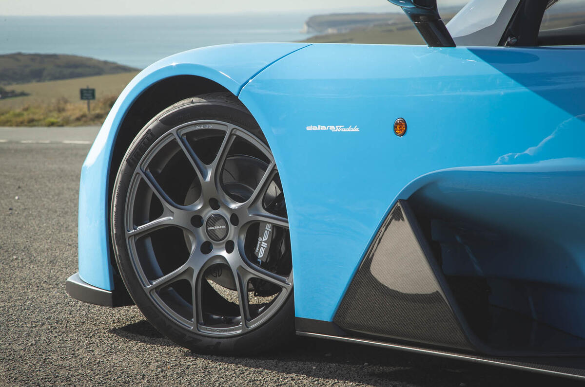 Dallara Stradale 2019 road test review - alloy wheels