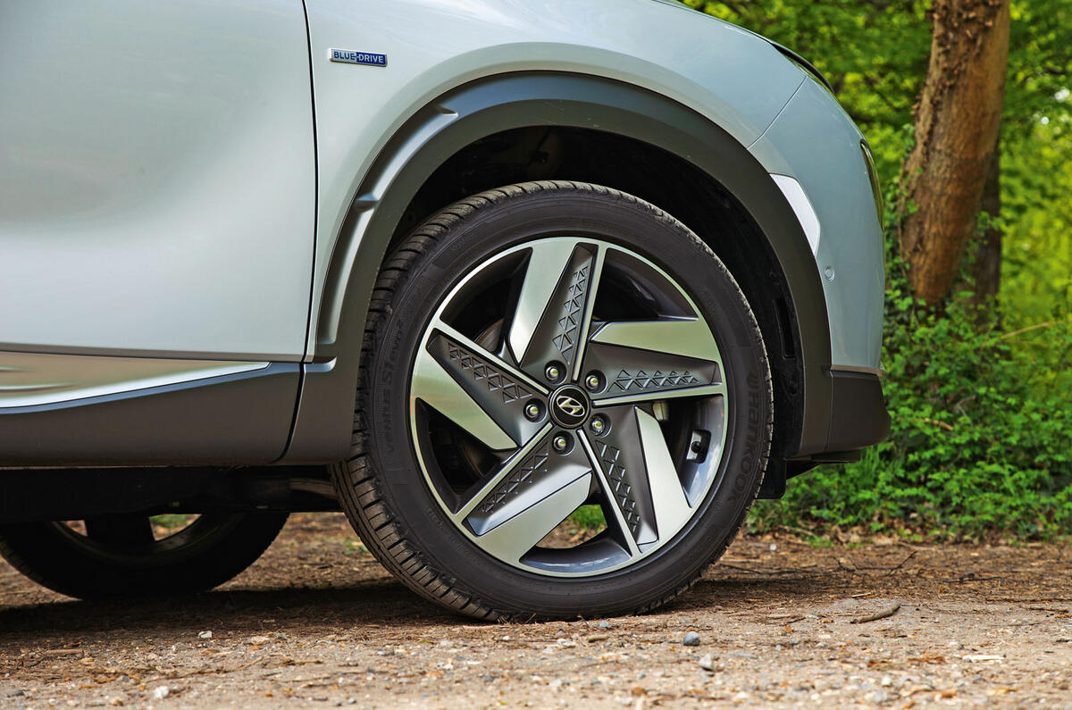 Hyundai Nexo 2019 road test review - alloy wheels