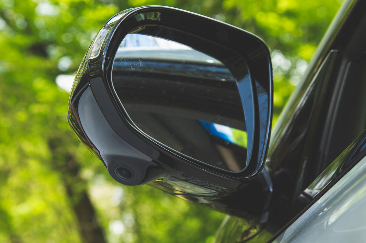 Hyundai Nexo 2019 road test review - wing mirror