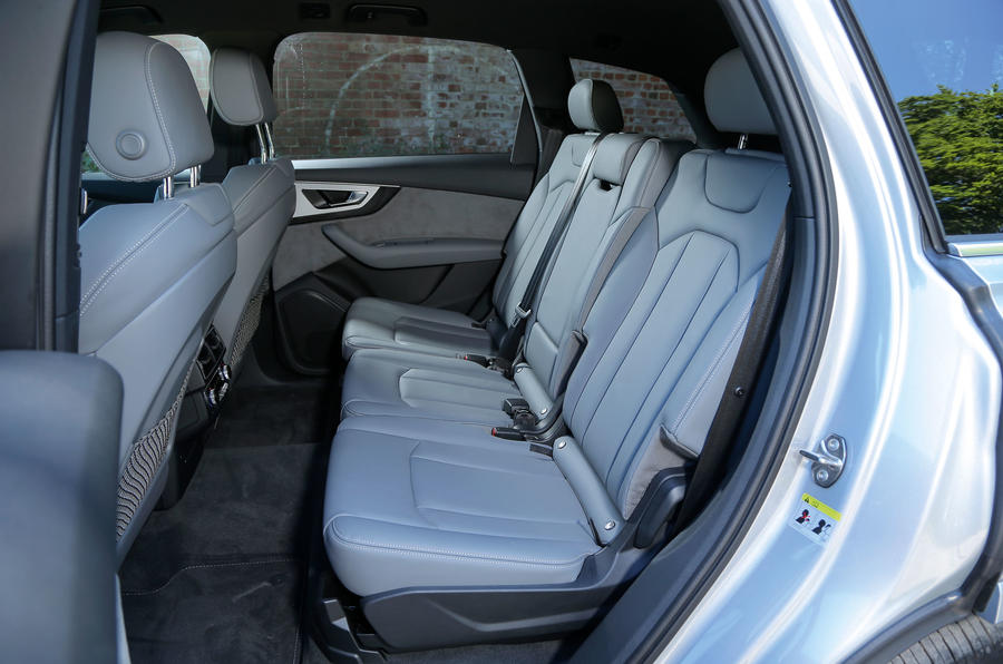 Audi Q7 Interior Pics