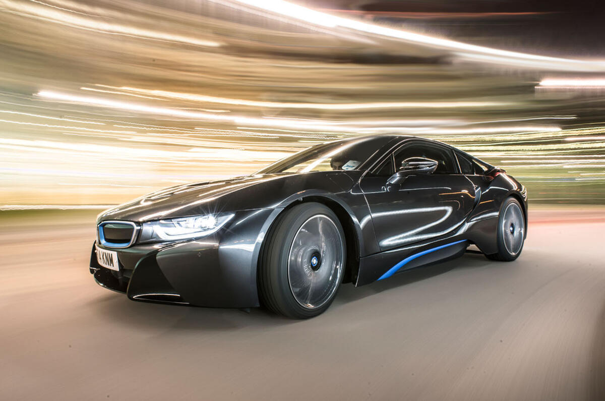 Bmw i8 2022 фото