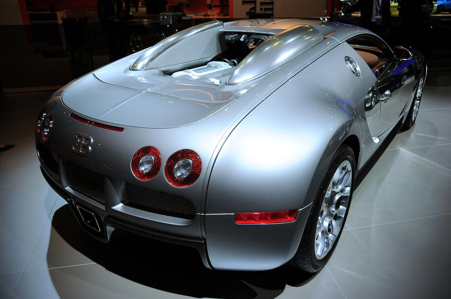 bugatti-veyron-16129910424821593x1060.jpg