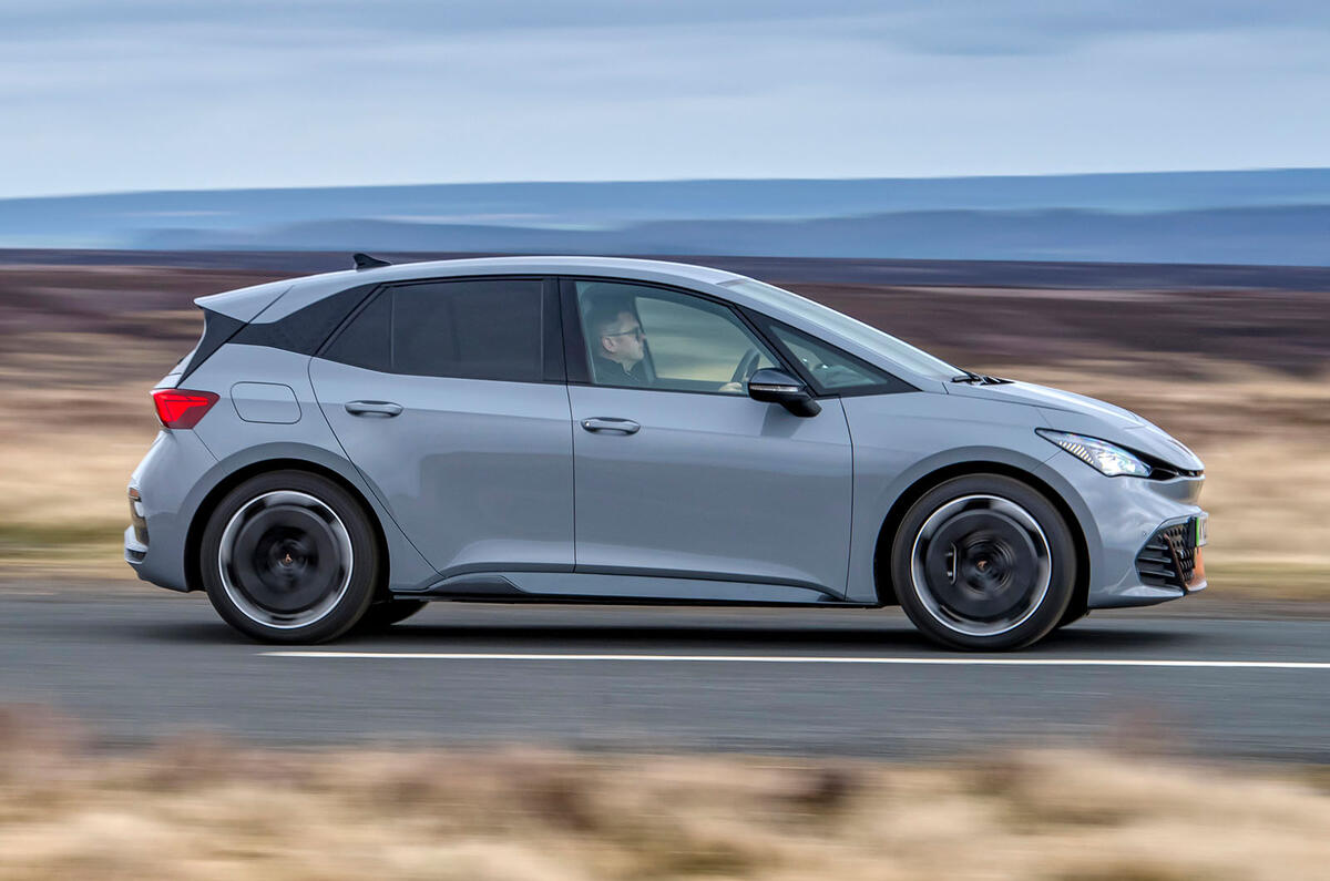 cupra born review 2024 02 side panning