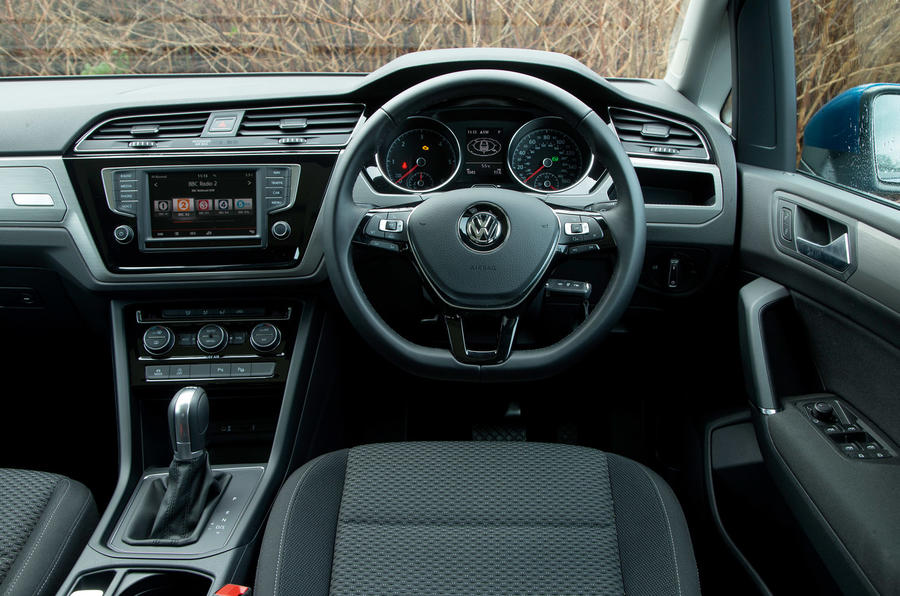 Volkswagen Touran interior |
