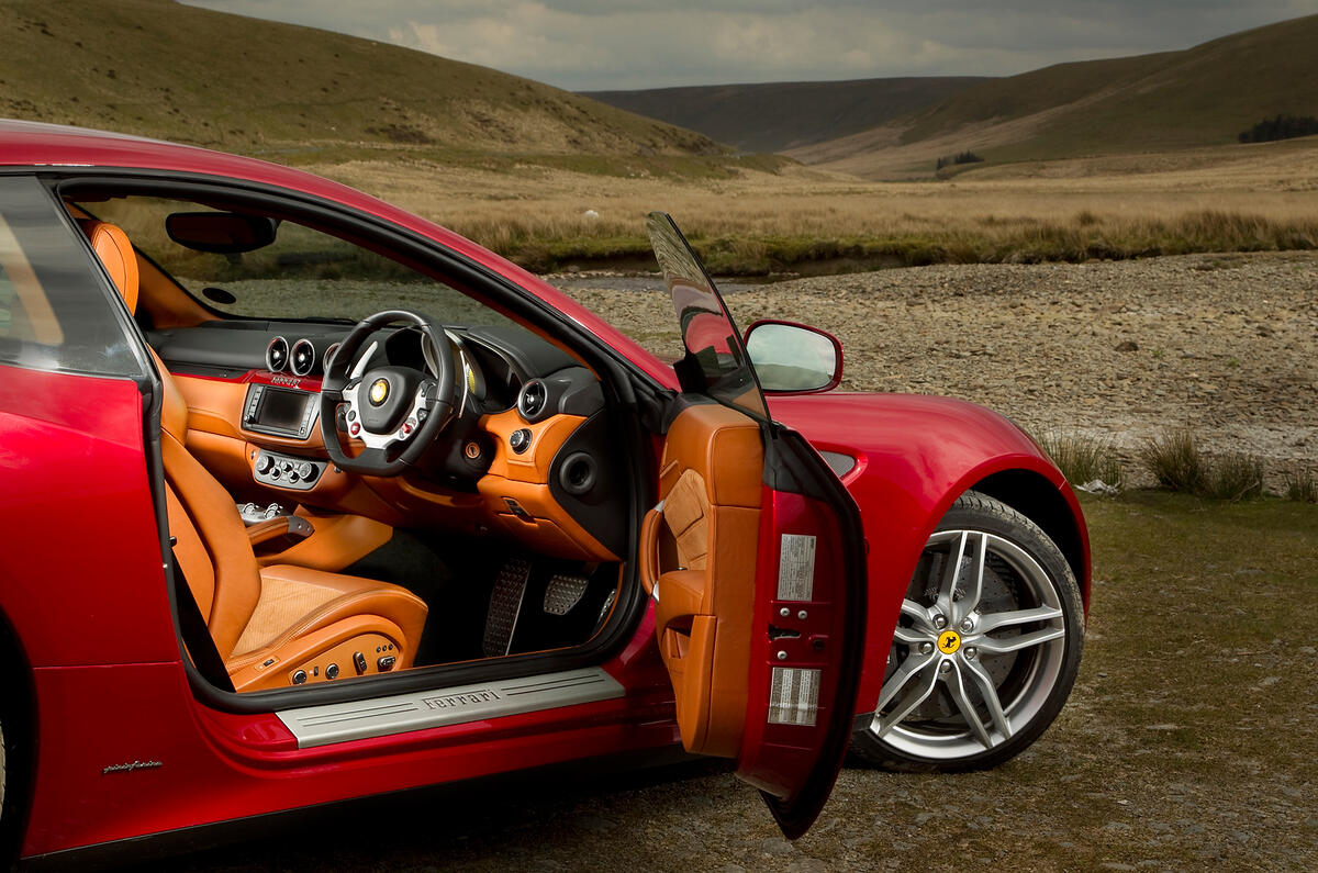 L'intérieur de la Ferrari FF 651 ch