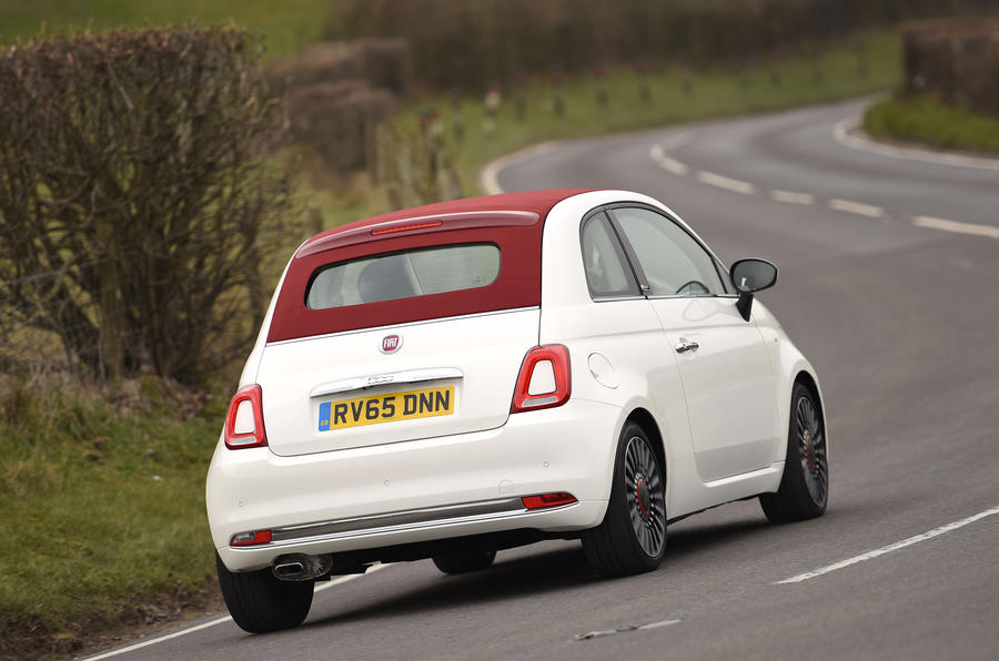 fiat 500 fuel cap release