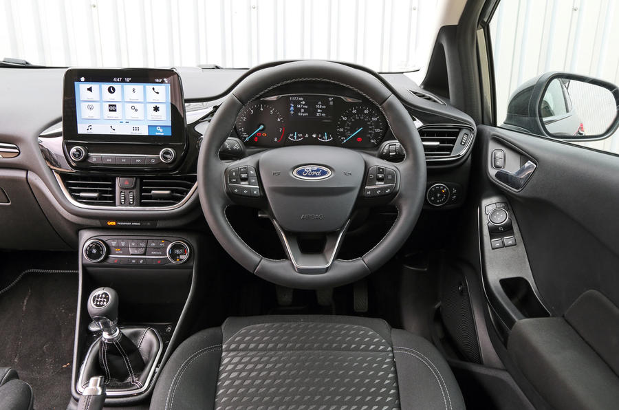 niveau lijn Master diploma Ford Fiesta interior | Autocar