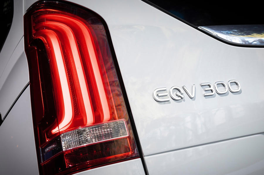   Mercedes Benz EQV 2021 LHD : essai routier - feux arrière