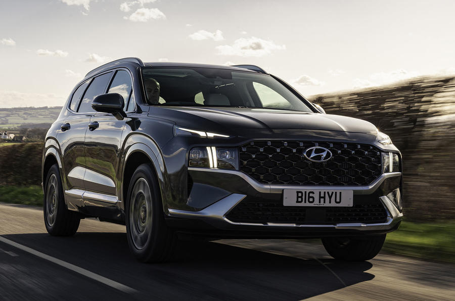 Hyundai Santa Fe 1 6 T Gdi Hev 2021 Uk Review Autocar