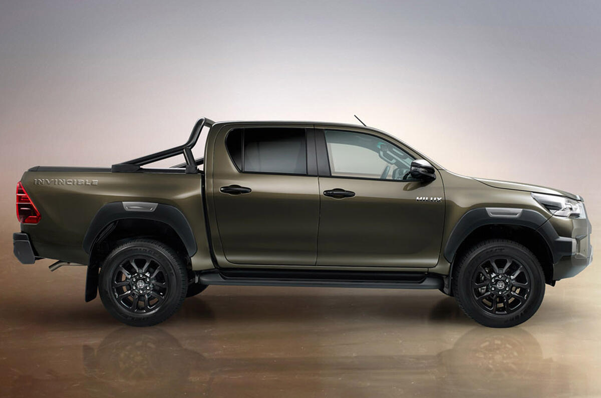 Toyota hilux 2020 года