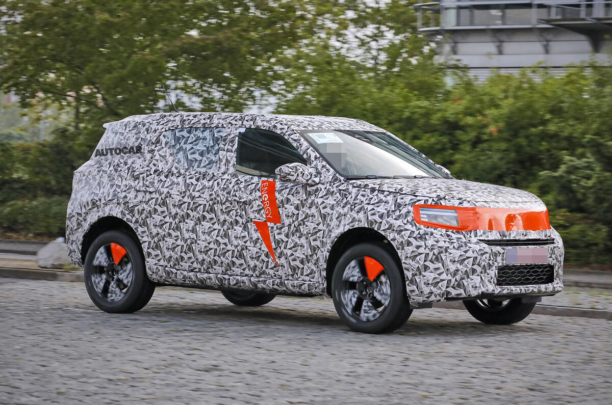 Vauxhall Frontera Name Returns In 2024 For Crossland Replacement Autocar   12 2024 Vauxhall Crossland Test Mule In Germany 