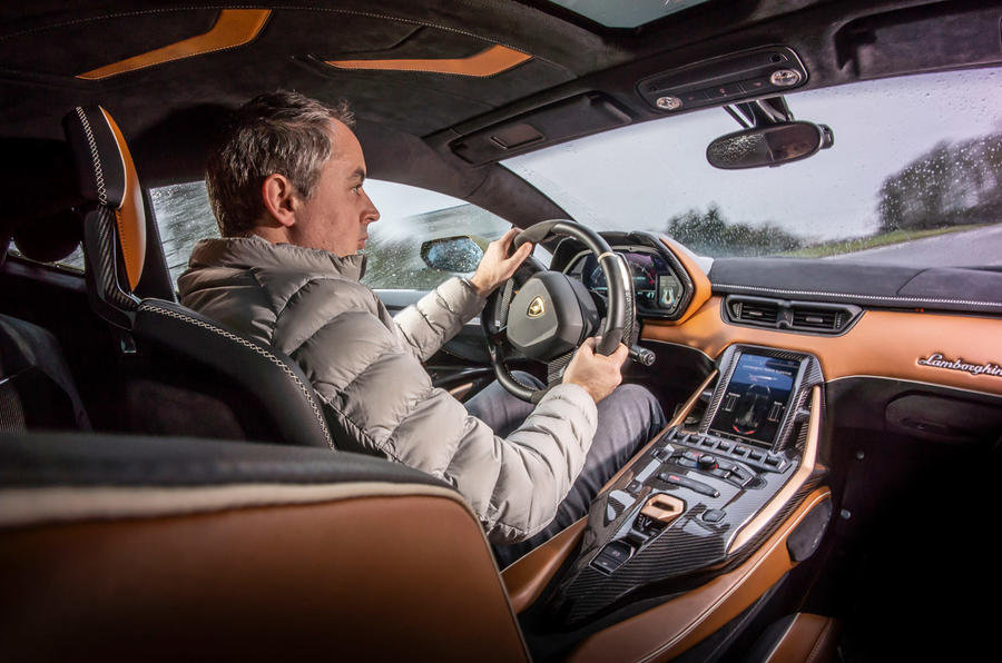 13 Lamborghini Sian 2021 : premier examen de conduite au Royaume-Uni Conduite en MD