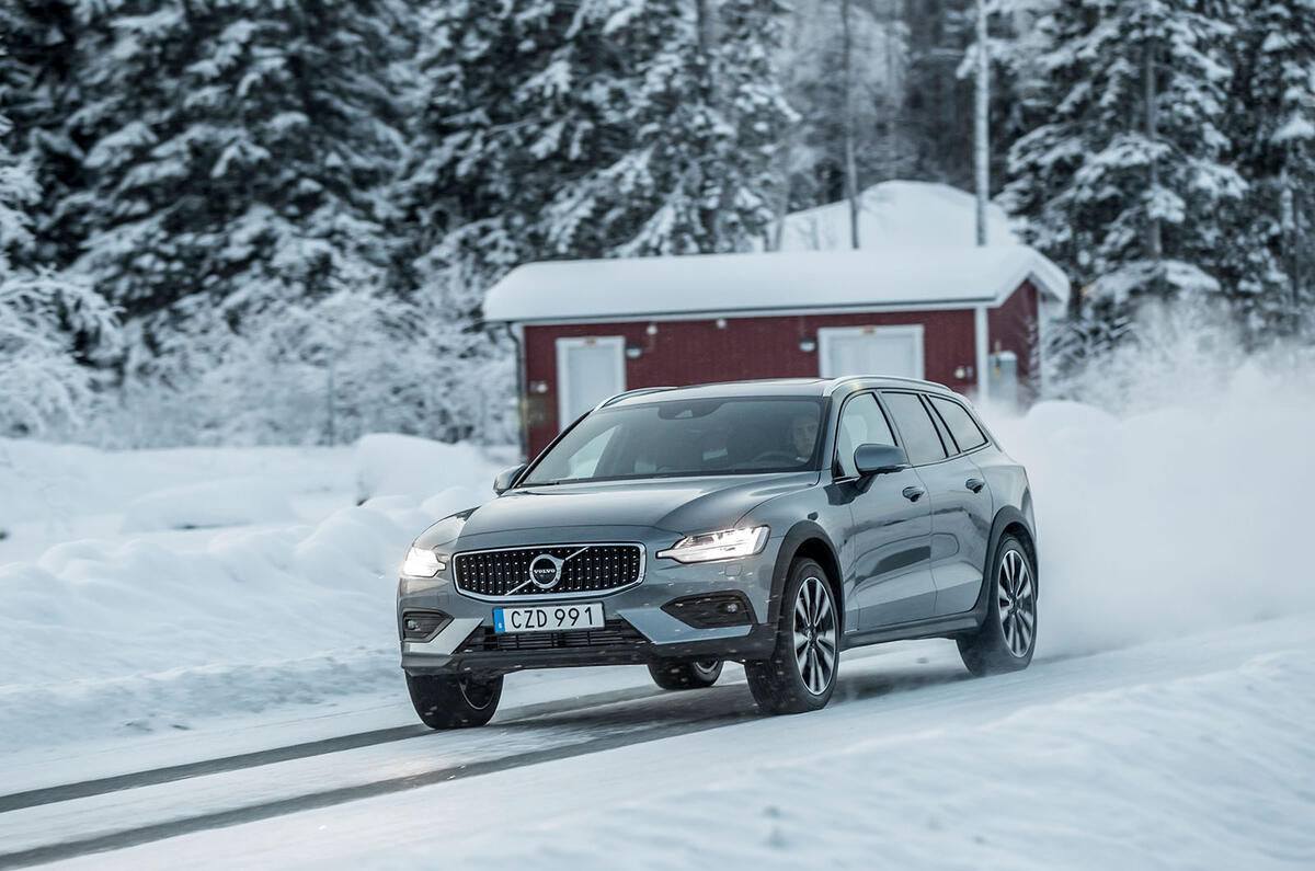 Volvo V60 Cross Country 2019 review | Autocar