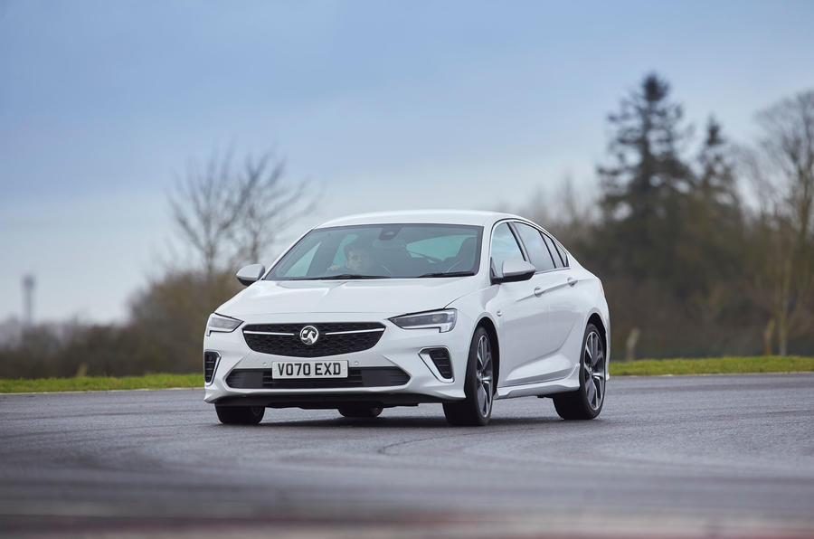 15 Vauxhall Insignia GSI 2021 : le premier examen de conduite au Royaume-Uni est en cours