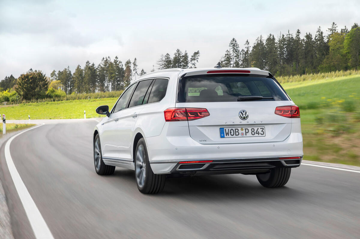 Volkswagen Passat GTE Estate 2019 First Drive | Autocar