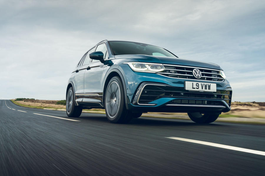 2022 Volkswagen Tiguan R Line dynamic front