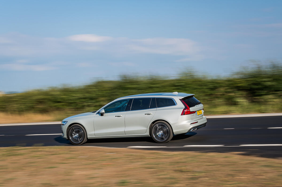 Volvo V60 D4 Inscription 2018 UK Review | Autocar