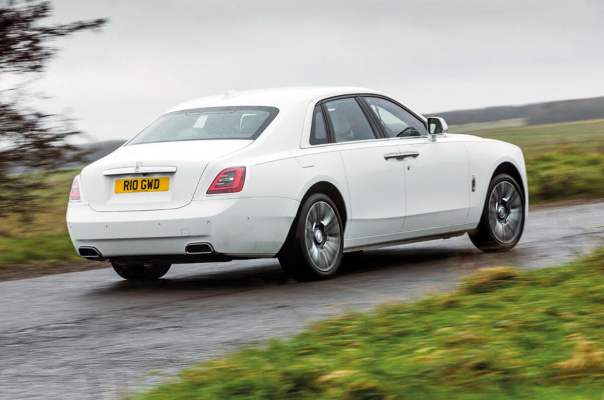 3-rolls-royce-ghost-2021-road-test-revie