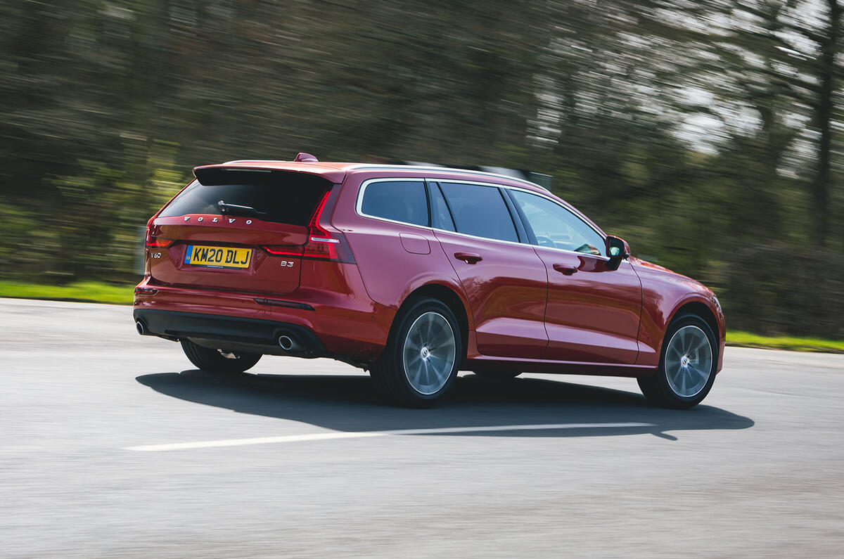 Volvo V60 B3 FWD Momentum 2021 UK Review | Autocar