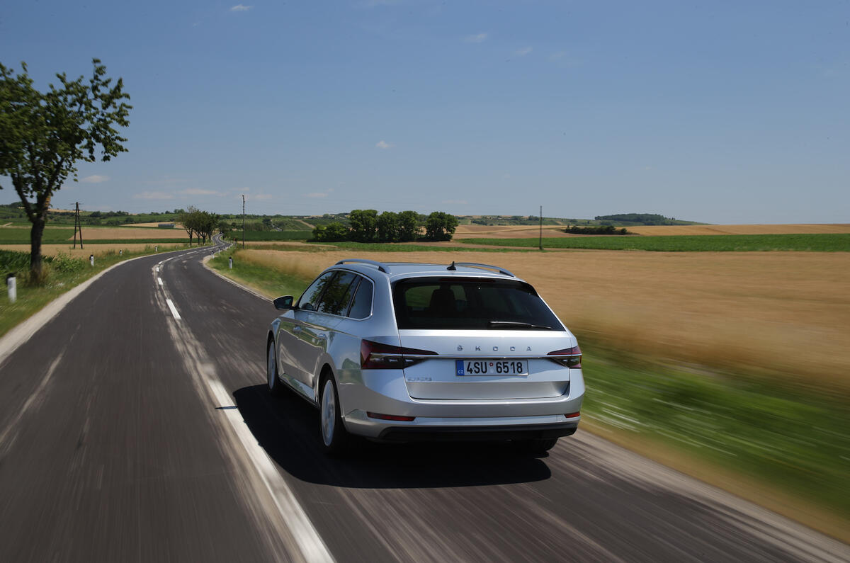 Skoda Superb 2 0 Tdi Evo 19 Review Autocar