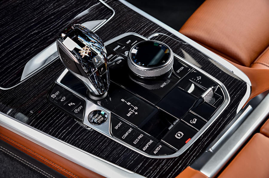 BMW X7 M50i 2020 : premier bilan de conduite - console centrale