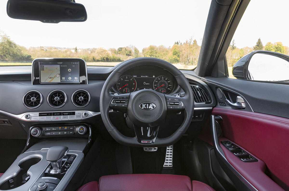 Kia Stinger 2.2 CRDi 2018 UK review steering wheel