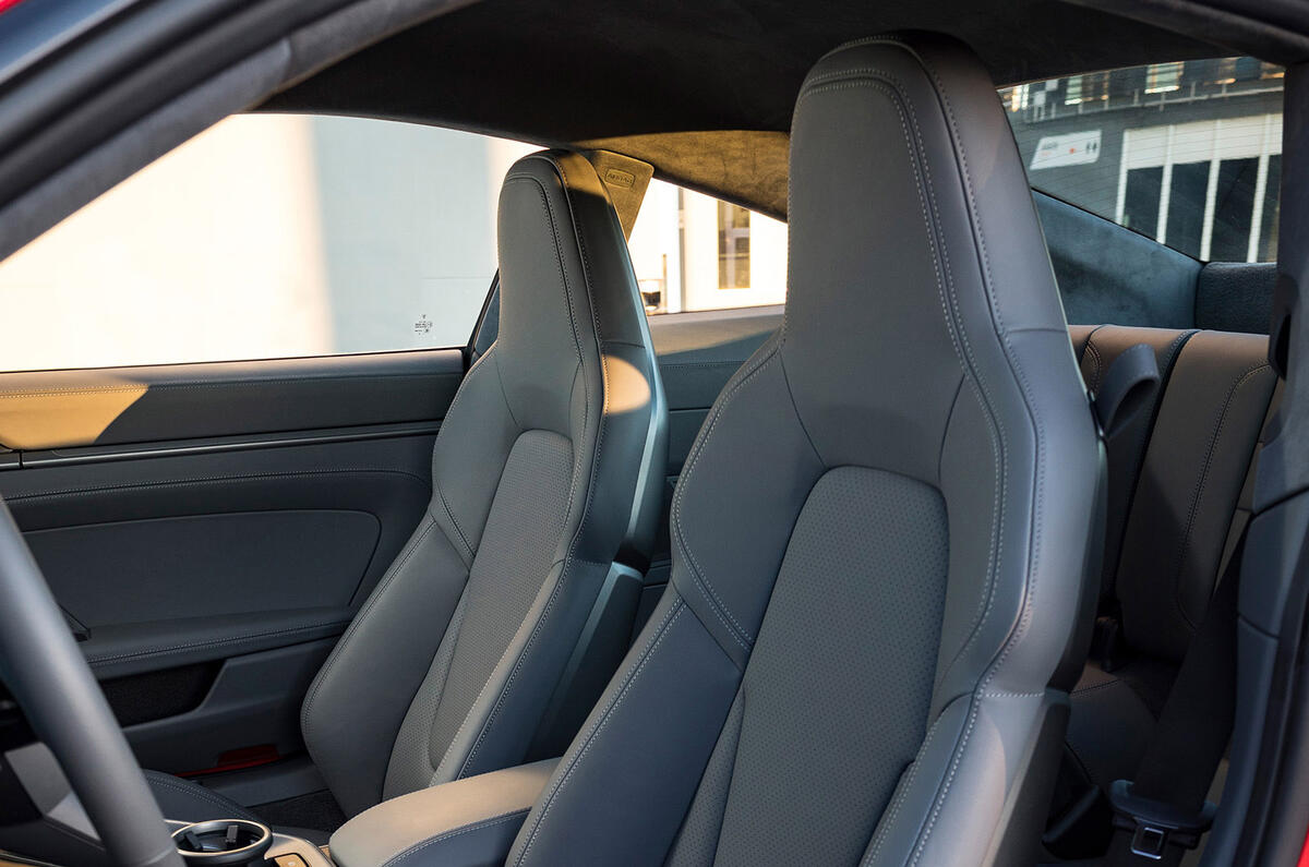 Porsche 911 Carrera 4S 2019 review - seats