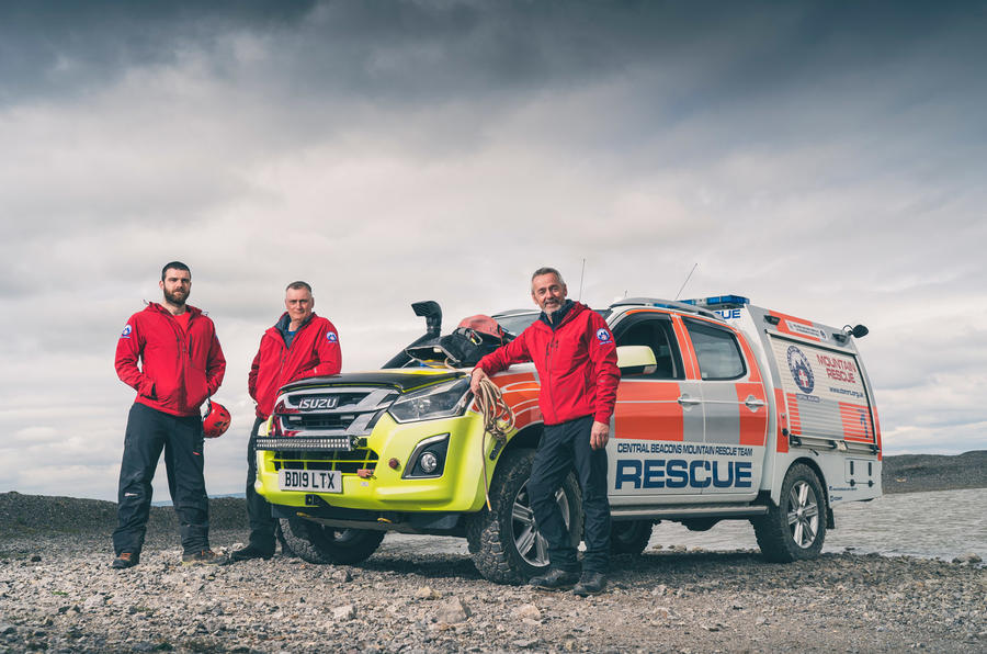 Auto The Unstoppable 4x4s Of UK Mountain Rescue Auto Moto CSBD   99 Isuzu Dmax Central Beacons Mountain Rescue 