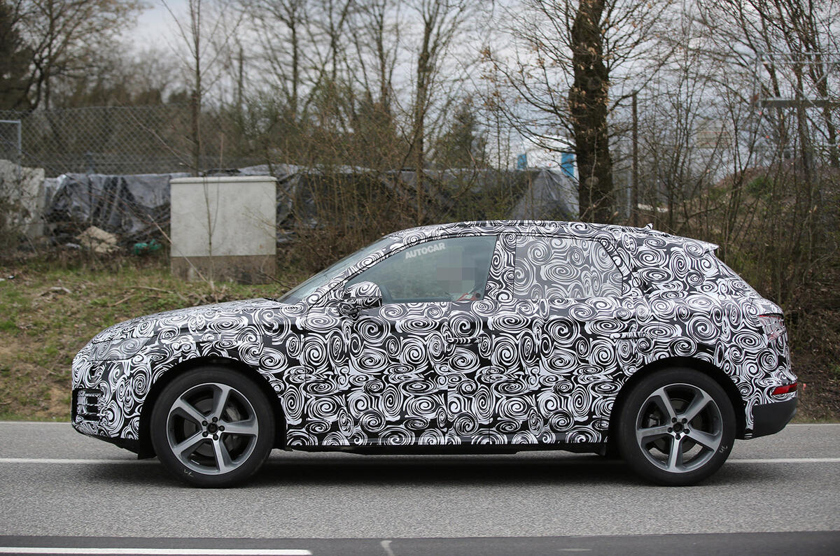 2016 Audi Q5 spotted with new grille and interior | Autocar