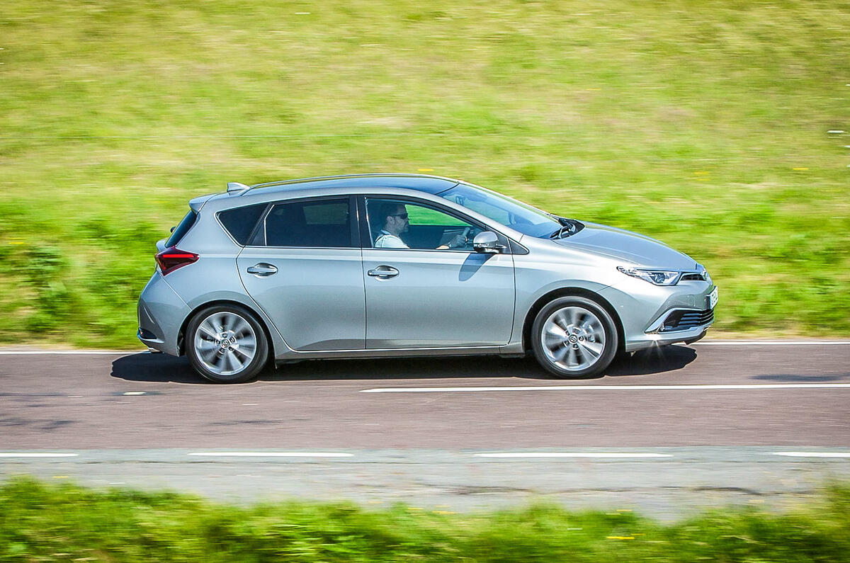 2015 Toyota Auris 1.2 Turbo 5dr Manual First Drive | Autocar