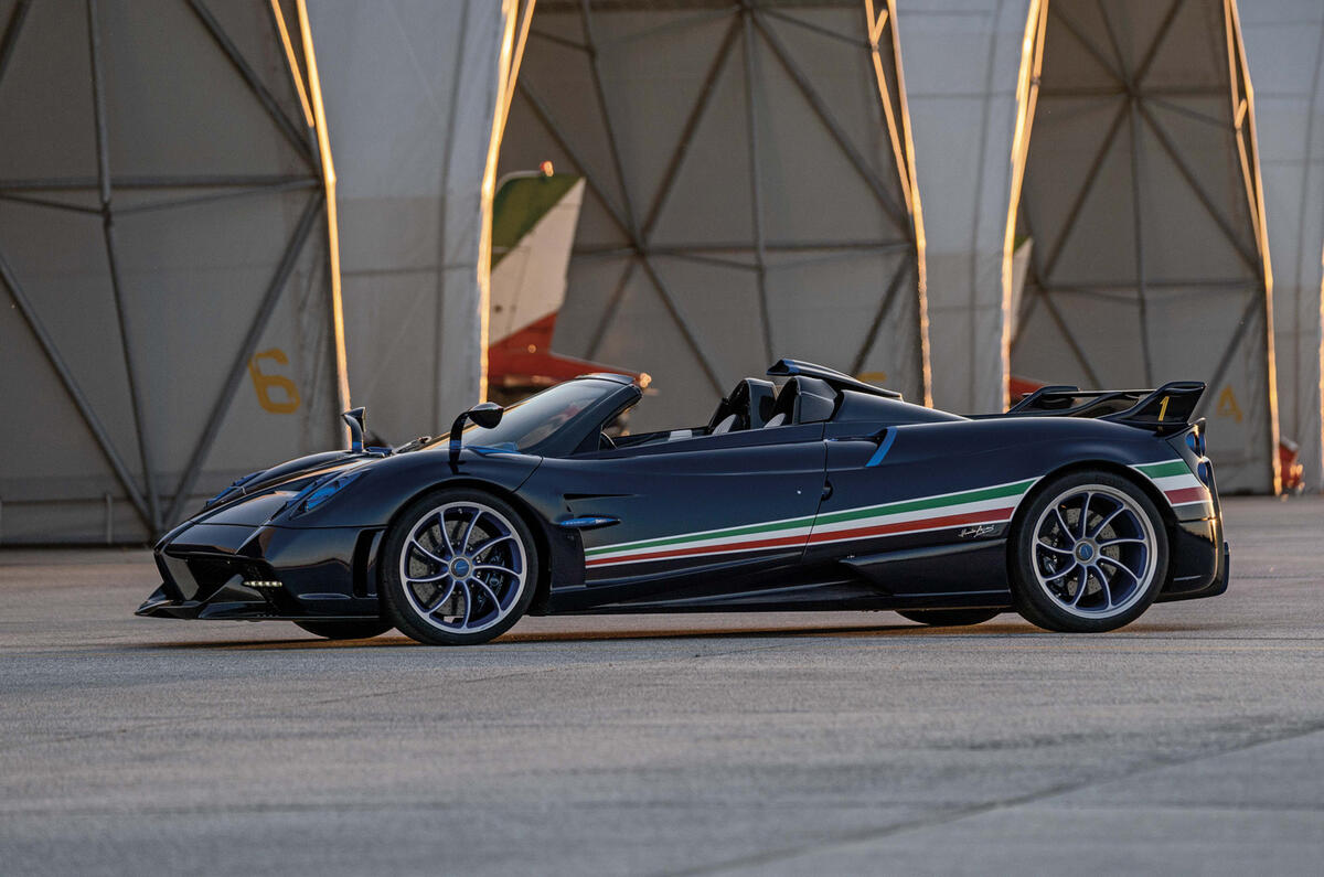 Pagani huayra tricolore