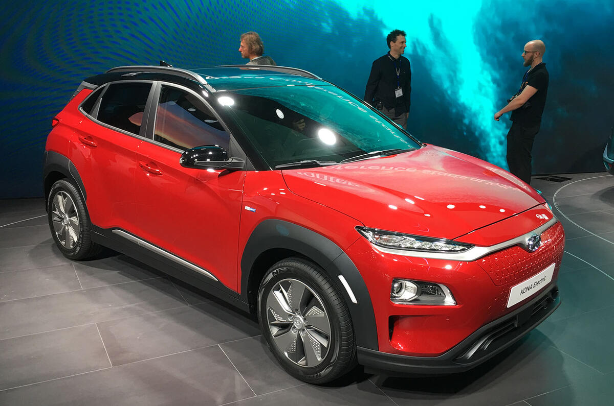 Hyundai ev kona deals review