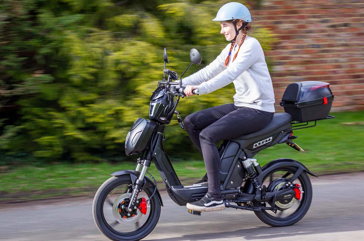 Electric bike that looks like store a moped