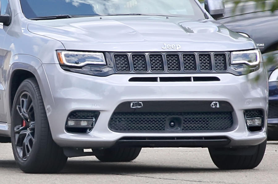 17 Jeep Grand Cherokee Srt Spied Undisguised Autocar