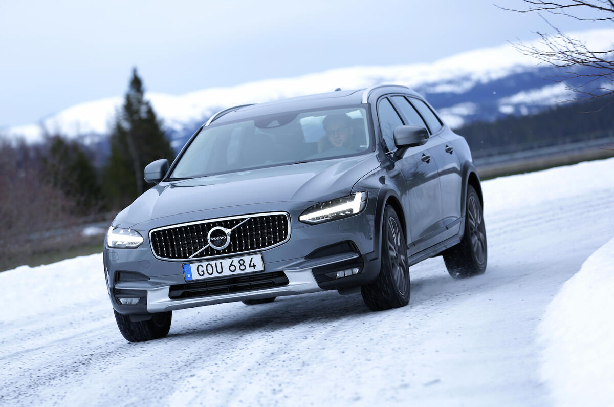 2017 Volvo V90 Cross Country Review | Autocar