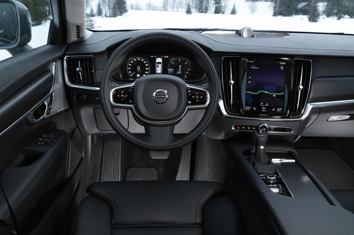 Volvo v90 cross country интерьер