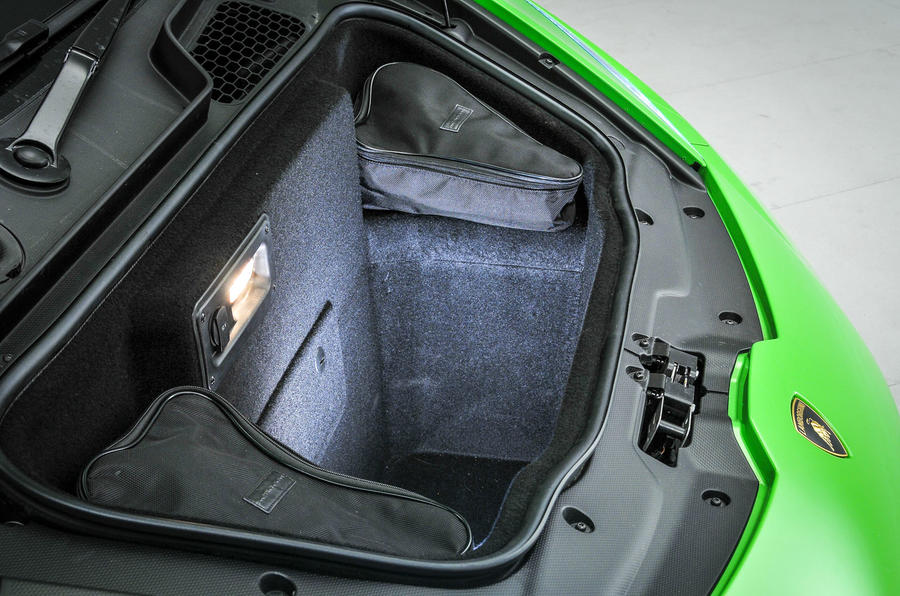 lamborghini huracan luggage