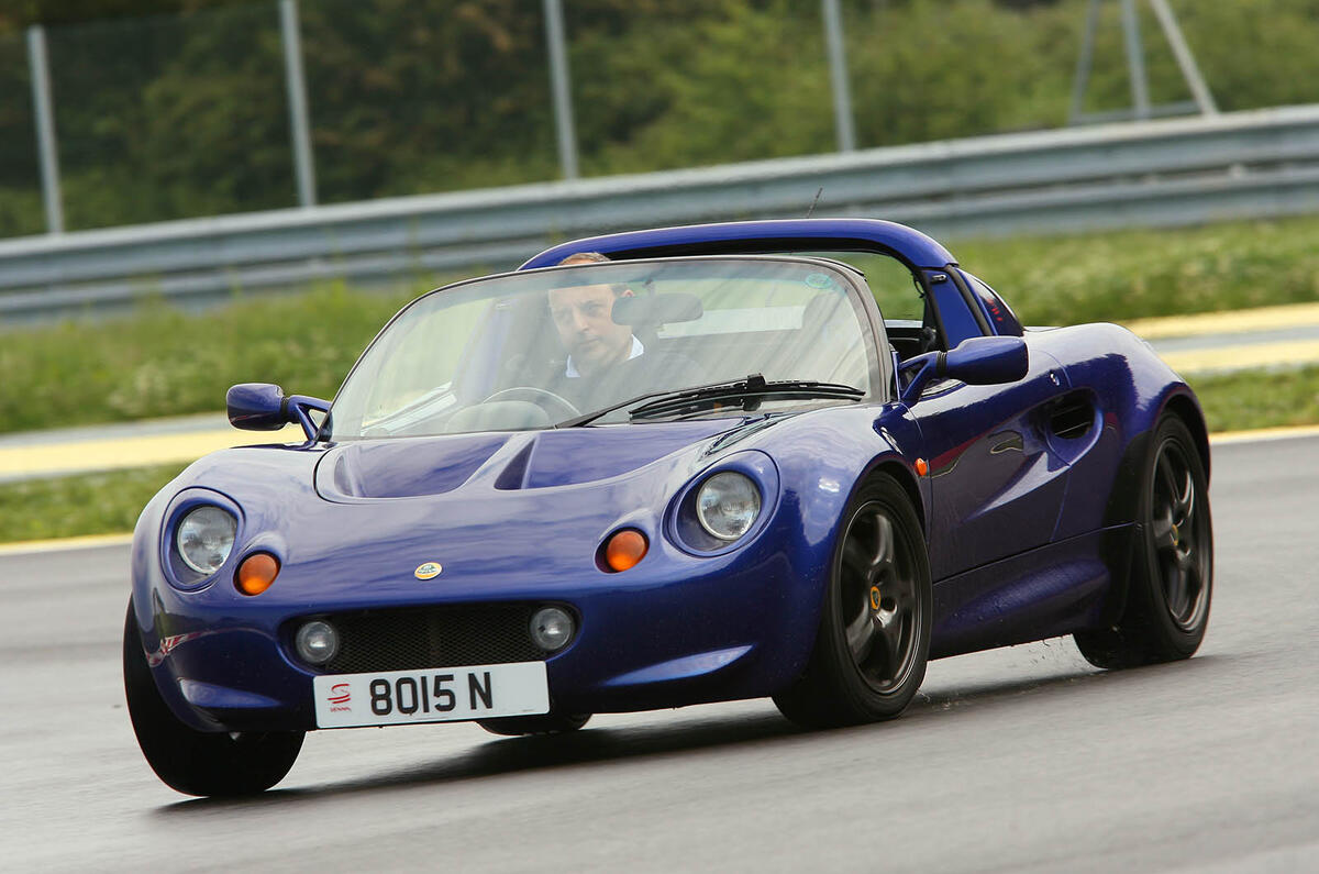 Lotus elise страна производитель