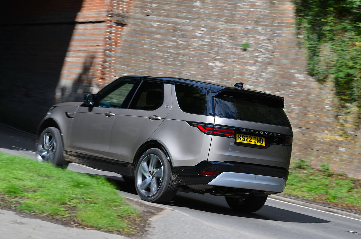 Land Rover Discovery D300 Metropolitan Edition First Drive 