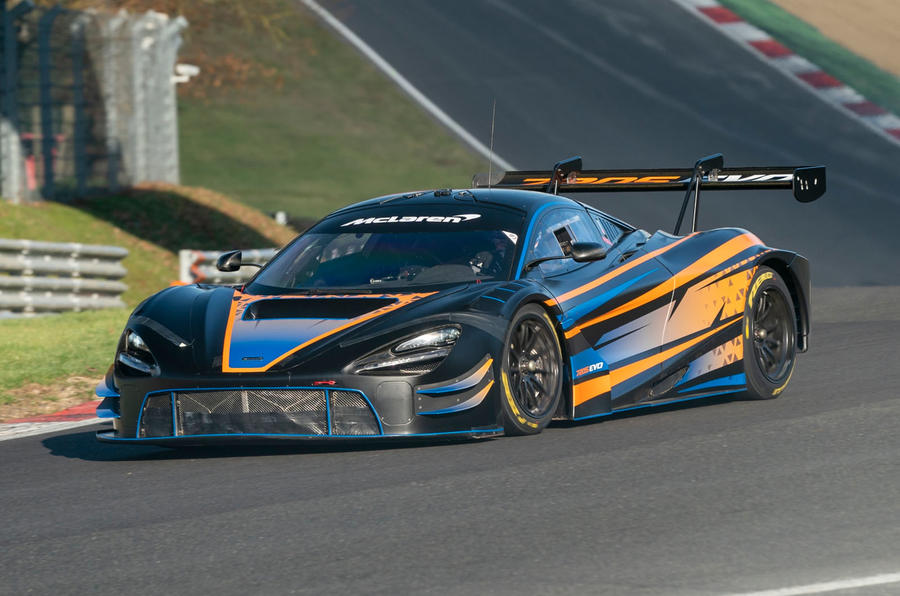 McLaren 720s GT3 EVO racing