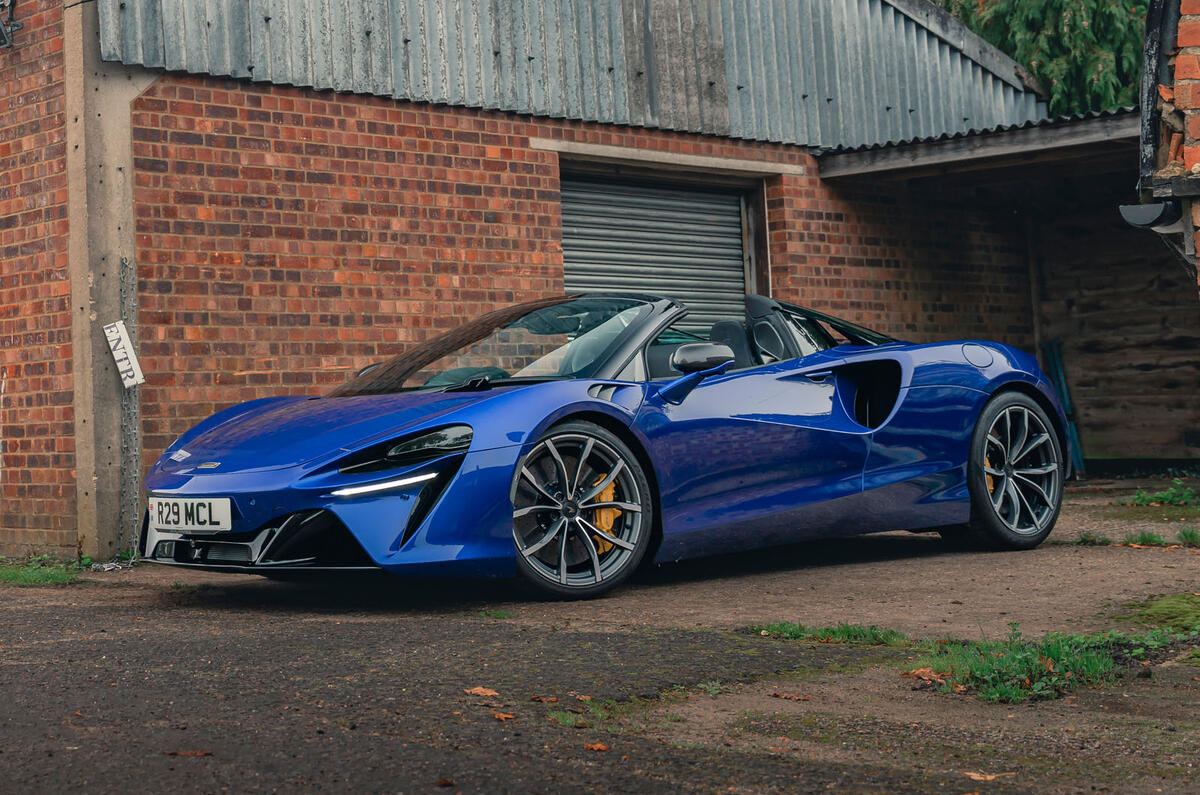 McLaren Artura Spider front quarter