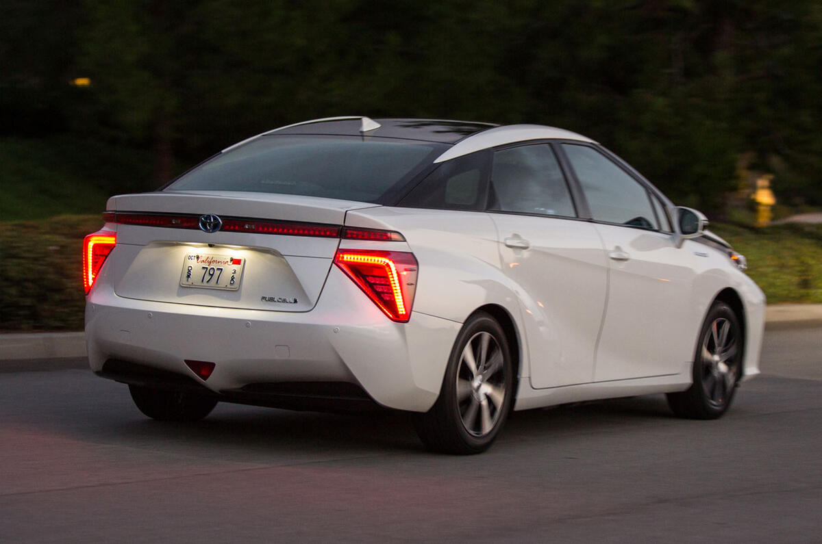 Toyota mirai фото