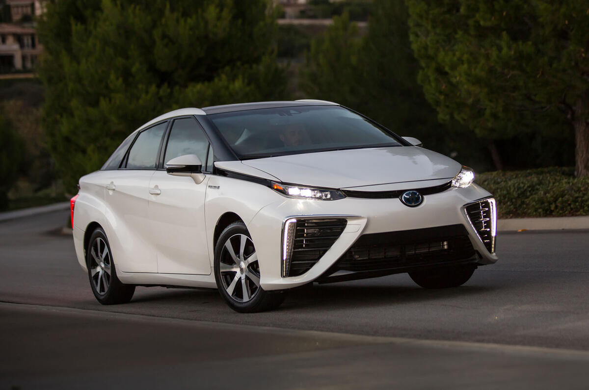 Toyota mirai фото