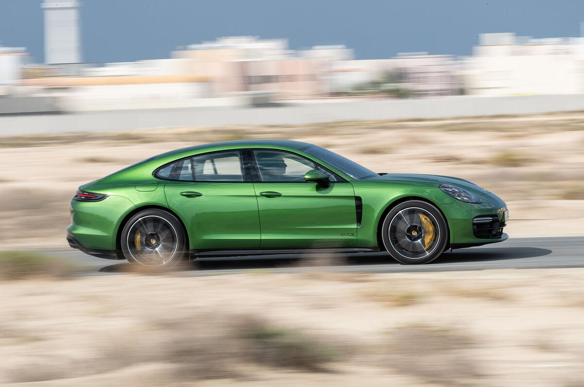 Porsche panamera gts 2018