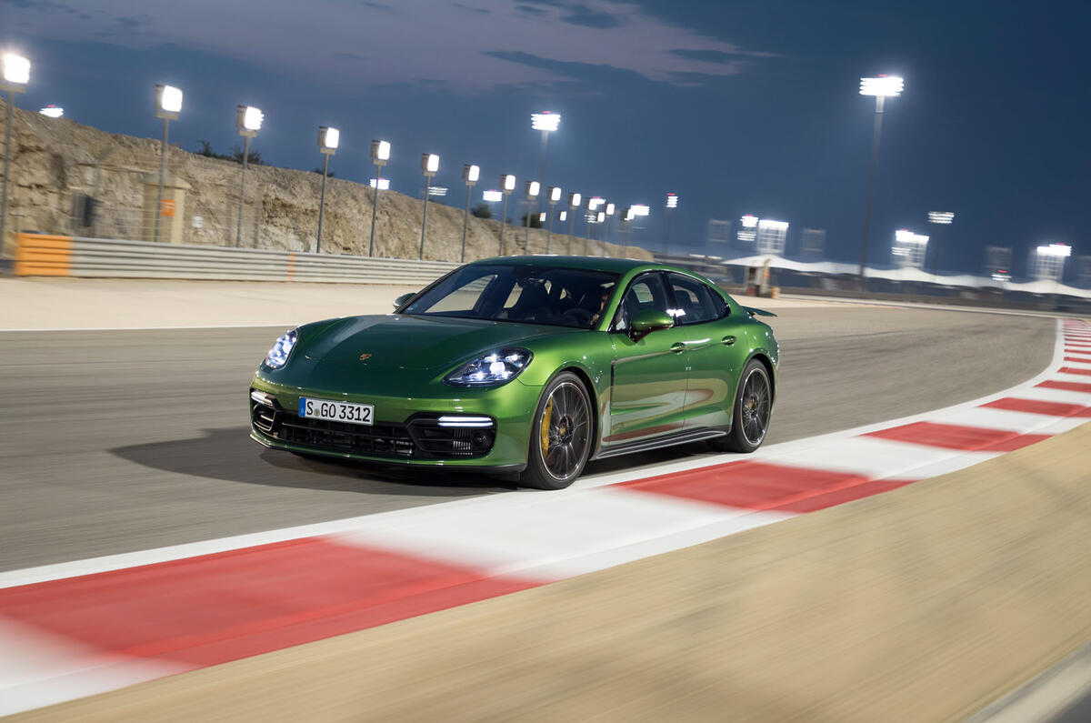 Porsche panamera gts 2018