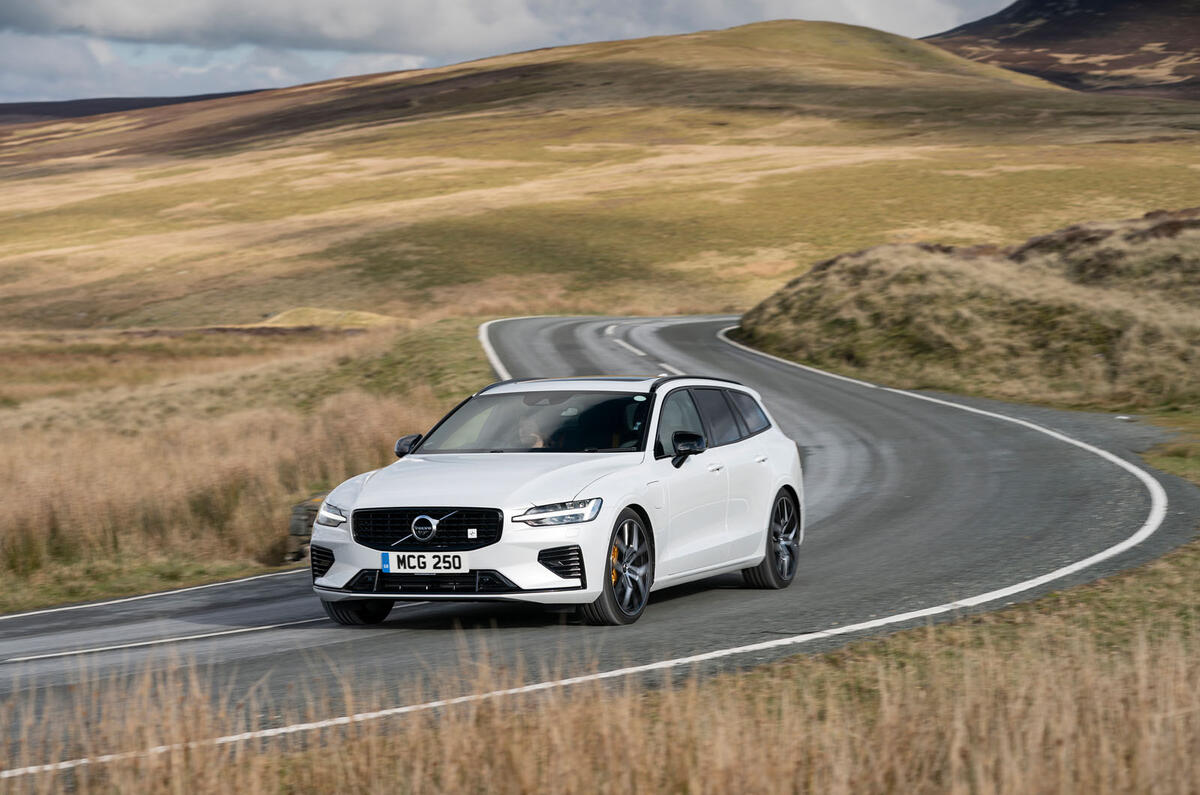 Volvo V60 T8 Twin Engine Polestar Engineered 2019 Review | Autocar